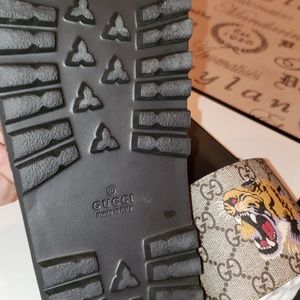lion gucci slides